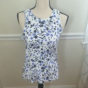 Jones New York white floral sleeveless top. Size Small. NWT